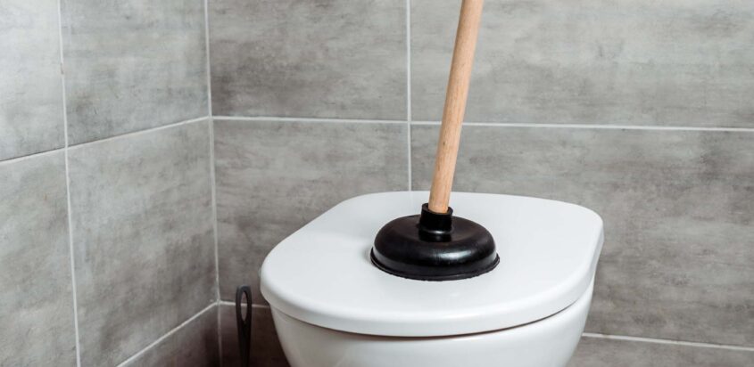 Plungers and Clogged Drains : How to Save Headaches