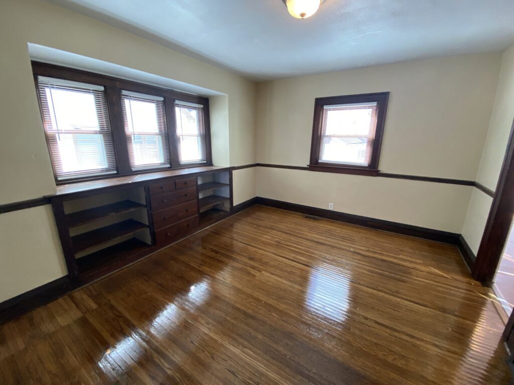 910 Geneva St, Toledo, OH 43609 | Dining Room
